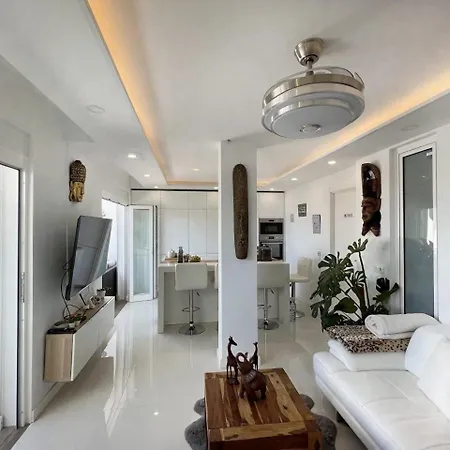 Paulmarie Duplex In Colina Blanca 公寓